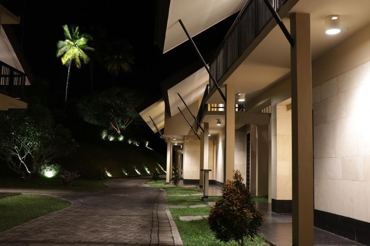Grand Luley Manado Hotel Exterior foto